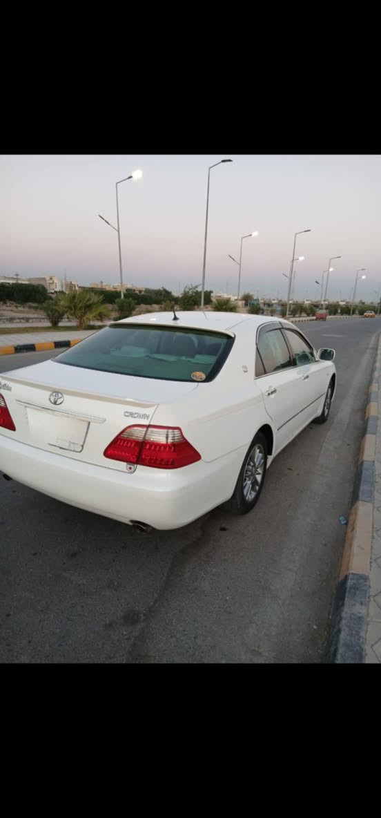 وين اليدور زيرو شاهينة 2007 
كير محرك تبريد حدادية كفاله متومة ارقام فقط مكان عمار مركز ***********
