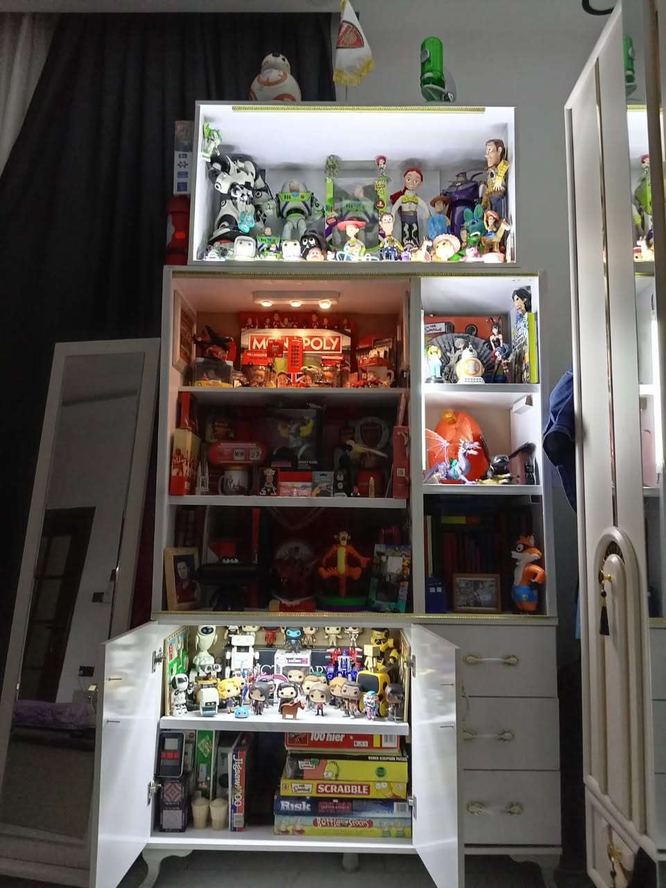 كنتور إيراني سابقا.
وتم تحويله إلى عارضة الألعاب.
سعر الكنتور في البيجات ب ١٢٥ ألف وأجرة التوصيل.
ابيع ب ١٠٠الف  . تجي تأخذه كل الهلا بغداد سيدية..
ينقسم إلى ثلاثة أقسام.مع إضاءة ليد بكل قسم وجام خانة لون برونزي وأبيض.


**إذا كنت صاحب هذا الإعلان وتريد حذفه لأي سبب، رجاءا أرسل رسالة إلى الدعم الفني**