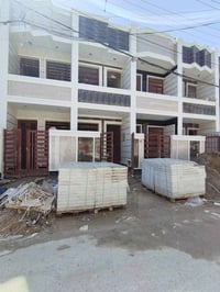 بيت للبيع مساحة ٥٧ متر الشعب حي العقاري خلف جامع بدايه 3نوم وصاله ومطب...