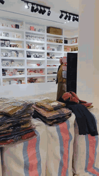 بللللاااااااااااااااااشششششش سارع بلحجز  عرض فستان قديفه 
السعر 5000دينار لوتلحك لوماتلحك ***********
