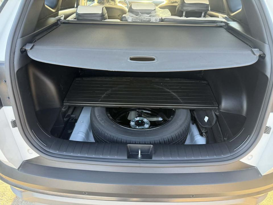 توسان ٢٠٢٥ خليجي
محرك ٢٠٠٠ 
بصمة  وتشغيل عن بعد 
كراسي الاماميه كهرباء 
صندوق خلفي  كهرباء   
بردات خلفية 
شاشة كبيرة متصله 
تبريد خلفي 
مانع انزلاق ومانع انحدار 
مري ترحيب وشفط 
شاحن واير لس 
هاند بريك بصمة 
اوتو هولد 
حساس أمامي وخلفي 
كامرة دوارة 
حساس تاير
ويل١٩ 
دشبول دجتال متغير 
لايت زنون متحرك 
داخل ابيض 
تحكمات استيرن 
السيارة  ماشيه 12 الف  رقم بغداد 
ملاحظه: الكشنات مغلفة  
السعر $228بيها مجال بسيط 
اتصال + وتساب 
***********مكان  بغداد
