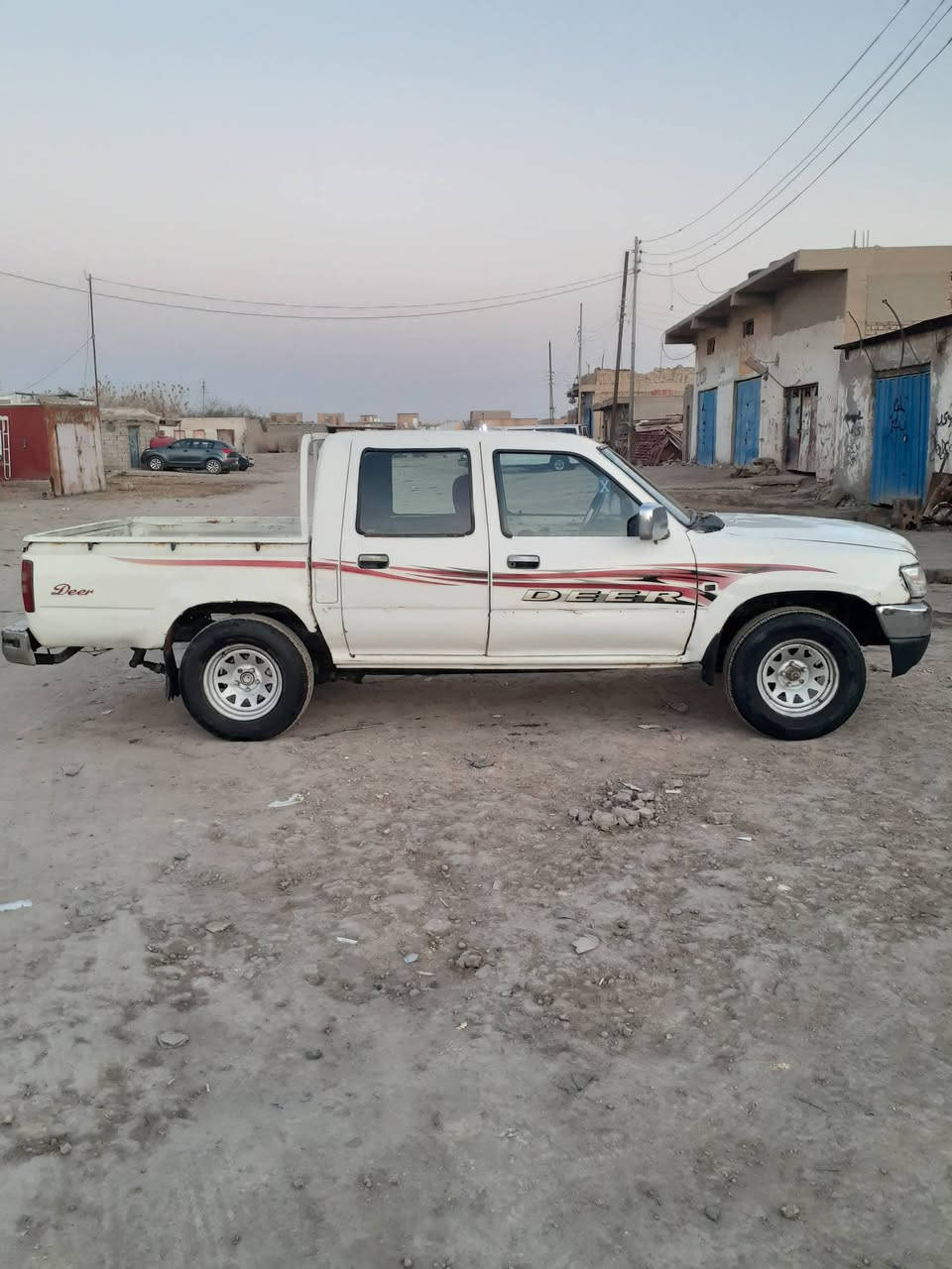 السلام عليكم دير ٢٠٠٦ مصبوغه عام محرك وكير نضيفات حداديه وتيرات  نص عمر سنويه نافذه شرط التحويل رقم ذي قار السعر ٣٠ ورقه بيها مجال مكان السياره ذي قار الفجر اتصال *********** او ***********
