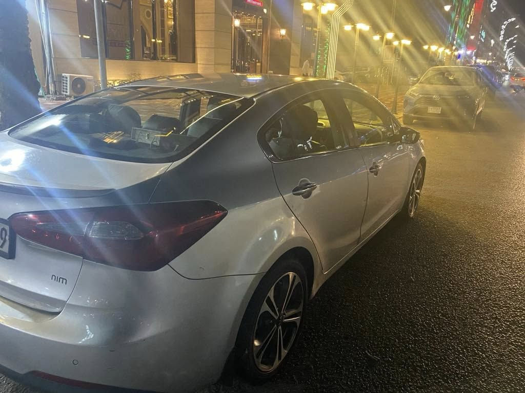 السلام عليكم و رحمه الله و بركاته 
سيراتو ٢٠١٤ فول مواصفات
مكفولة من الصبغ و التبديل

بعض المواصفات 
 
-فتحة 
 -بصمة(عدد ٢)
-حساسات 
-كاميرا 
-شاشة  أندرويد 
-تحكم ستيرين
سيارة باسمي و السنوية لغاية ٢٠٢٩
موقع السيارة كربلاء 
السعر : 123
رقم الموبايل ***********
