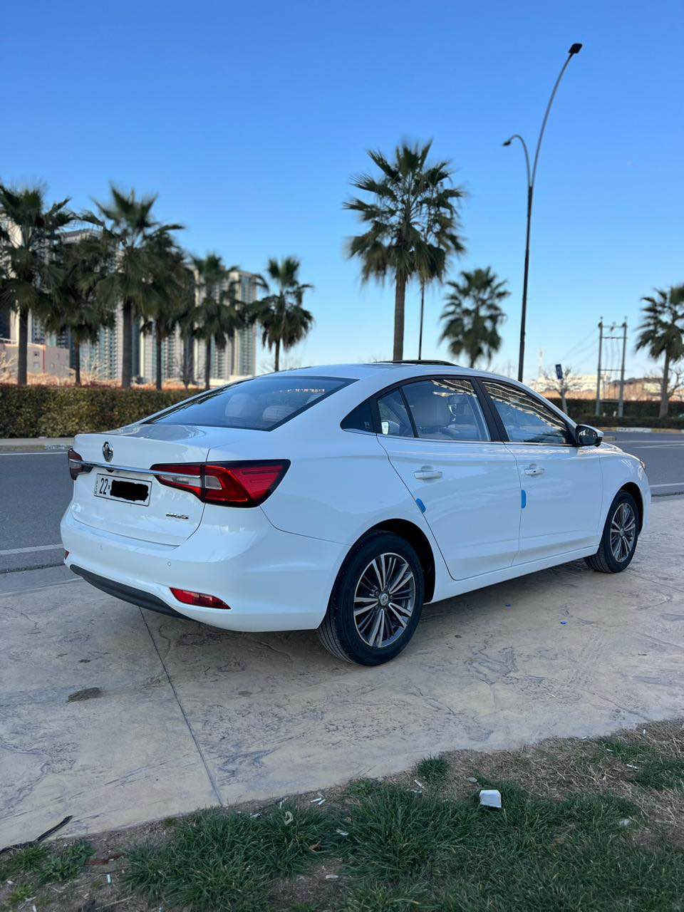 فول مواصفات ليكجري
فتحة 
بصمة
كشن كهربائي  و تدفئة 
داخل ابيض
بدون صبغ 
ماشي ٢٣ الف
السعر ١١٧
مكان اربيل
***********
*********** أربيل, العراق
