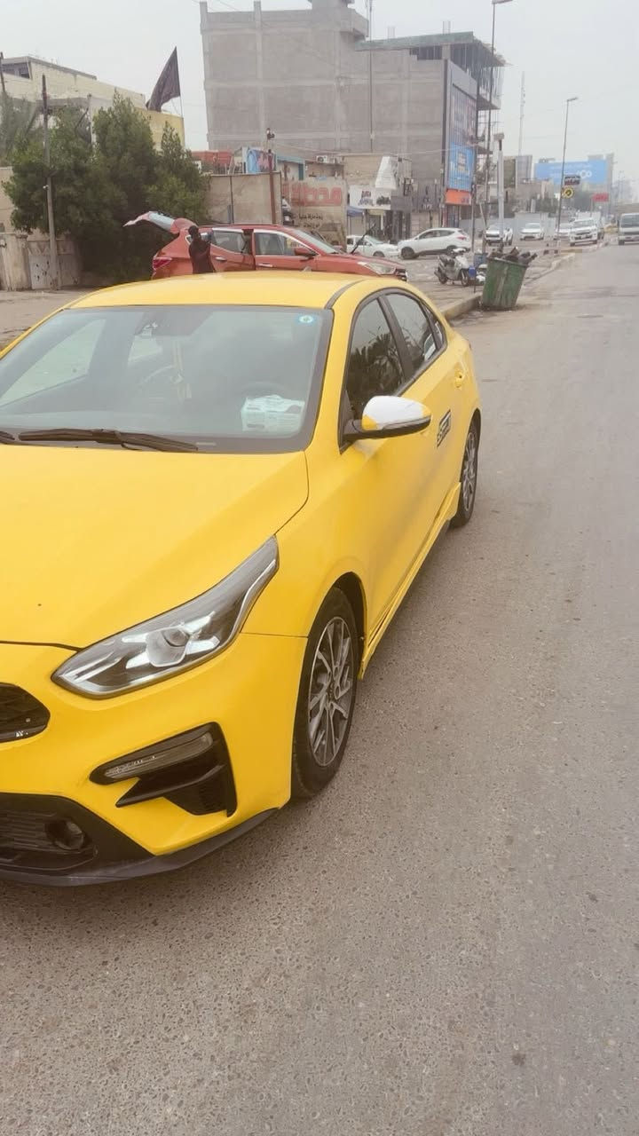 السلام عليكم 
كيا فورتي موديل 2020 كير AT 
وارد امريكي 
حادثهة مبدل بنيد فقط

مكينة گير حدادية تبريد على الفحص

حجم المحرك 2000دوش 
مكفول لا تبخير ولا تنقيص مكينة ناعمة

المواصفات 

بصمة

كشنات جلد
تحديد مسار 

توقف ذاتي حساسات خلفي امامي 

تحكم ستيرن

شاشة 

كامره دواره 

تبريد بيانو 

مضخمات صوت 

تدفئه تبريد 

وبيهة هواي مواصفات بعد

مكان السيارة بغداد
حي أور 
بأسمي 
رقم بغداد
مصفرة هيئة وغرامات 
هزة جديدة صارلي اقل من شهرين من اخذتها 
وبالعافية عل ياخذها سيارة جديدة
ماشية 48 ميل حقيقي 

سعرها 120 

الاتصال ***********
