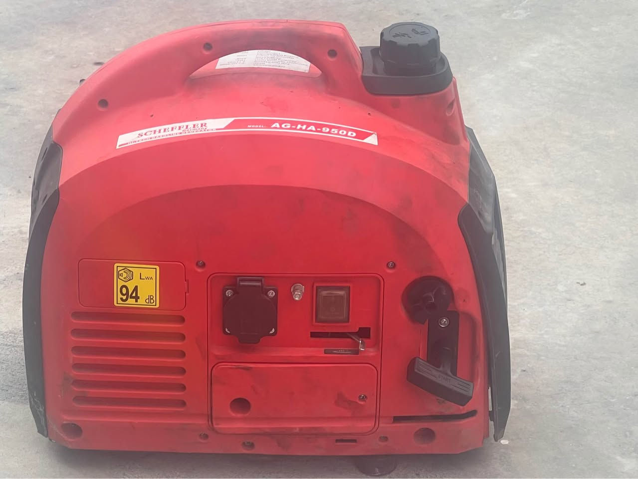 موليده ي ٧ ئه مپير به نزين ئه لماني  كاتم سه وت ١٧ كيلو گرام  موليده كه ده سكاري هيچ شوينيكي نه كراوه وآته نه كراوه ته وه 
*********** دخان, السليمانية
