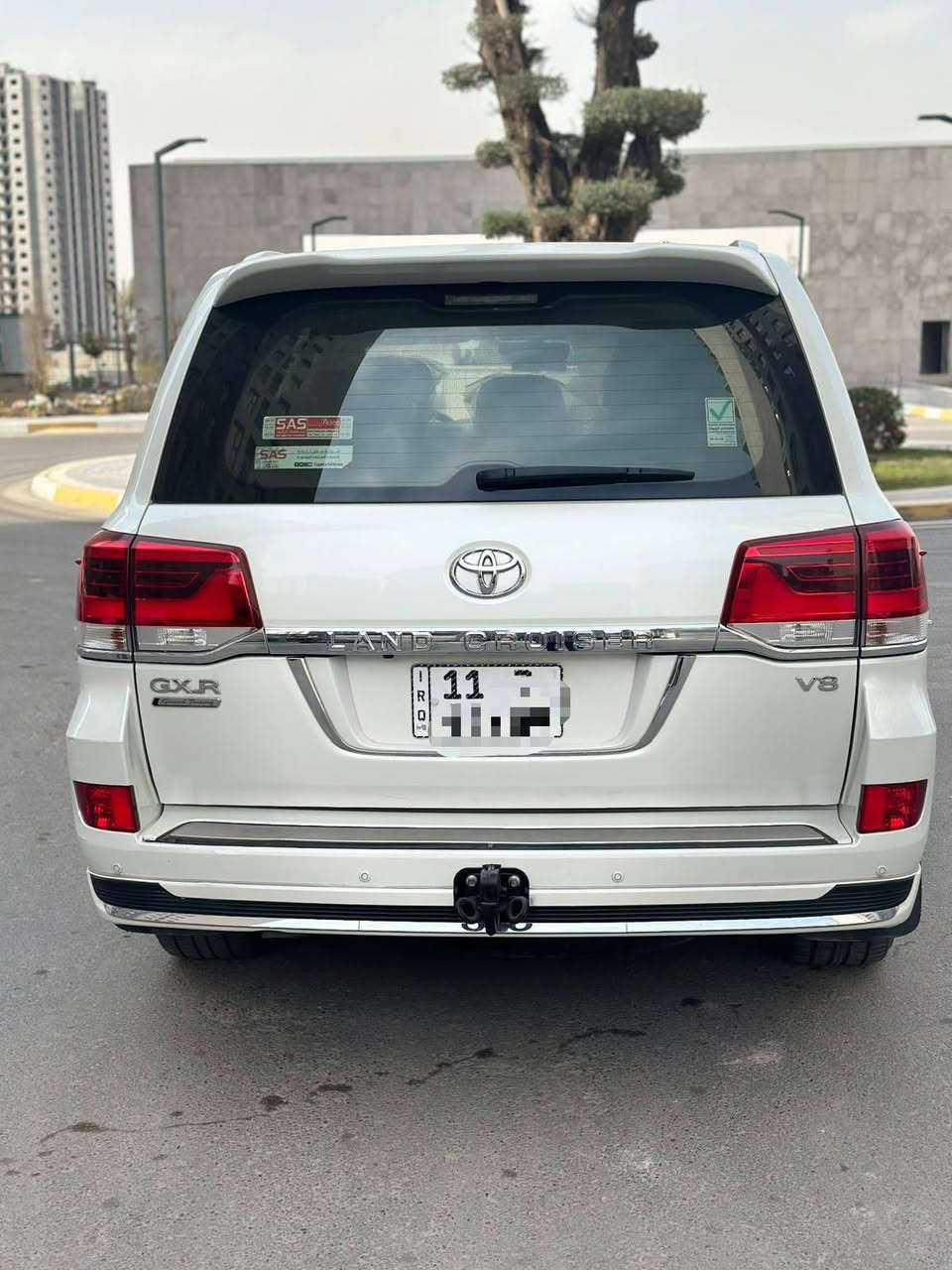 السلام عليكم                                                     لاند كروز موديل 19 للبيع
ساز باب اول فوول مواصفات 
محرك 8 سلندر 4600
5 بصمات 
3 شاشات 
حساس امامي خلفي 
8 ايرباك 
صندوق كهرباء شفط اصلي باب ربع شفط
كشنات جلد كهرباء 3 حركات
كيجات لكزز اشاير ترحيب لكزز
السياره مكفولة من الصبغ والضربه والتبديل فقط كم شخط بالدعاميه شي بسيط 
ماشيه 61 الف كيلو 

السعر 55000 الف دولار 
للاستفسار الاتصال فقط على الرقم ***********
