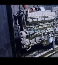 محرك كمنز 5ونص للبيع المحرك شغال بي بخار قليل للبيع  07717442600