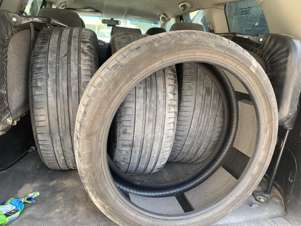 السلام عليكم ورحمة الله وبركاته من رخصة الادمن متوفر تايرات مرسيدس 2025 عدد 4 قياس 21 چوبلس 265/35 استعمال قليل جداً السعر 250 وبيهن مجال للاستفسار خاص او على الواتساب فقط ***********
