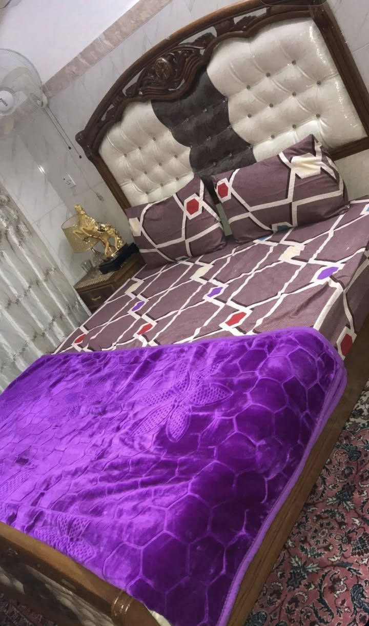 غرفة صاج عراقي تفاصل للبيع العنوان بغداد الحرية تحتوي على كنتور (5باب) مع زاويا (2باب) 
سرير مع دوشك
خزانة للاحذية
ميز مرايا
ميز عدد٢ جانب السرير 
نضافتها مثل التصوير مابيها اي عيب


**إذا كنت صاحب هذا الإعلان وتريد حذفه لأي سبب، رجاءا أرسل رسالة إلى الدعم الفني**