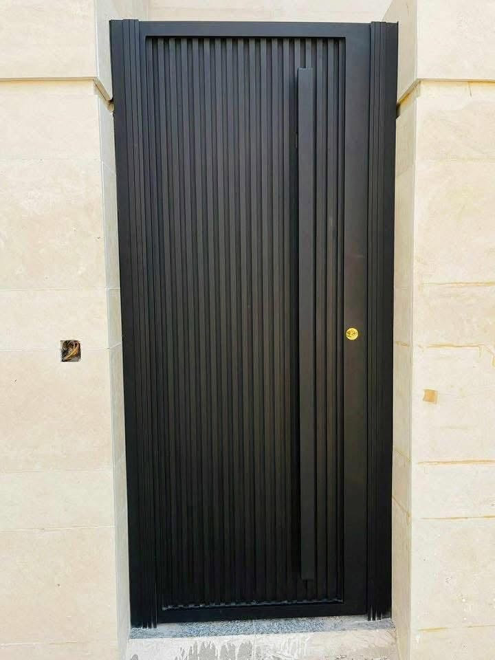 نقدم لكم أجمل أعمال الحدادة الحديثة والكلاسيكية بجودة عالية وتشطيبات راقية تناسب الفلل والقصور والمنازل الفخمة 
✔️ تصميم حسب الطلب

✔️ متانة وجودة مضمونة

✔️ دهانات مقاومة للعوامل الجوية

✔️ تنفيذ بأدق التفاصيل

حوّل مدخل منزلك إلى تحفة فنية مع بواباتنا المميزة.

📞 للتواصل والاستفسار: ***********

📍 خدمة سريعة  ونعمل جميعً محافضات العراق
ذوالفقار الحداد
