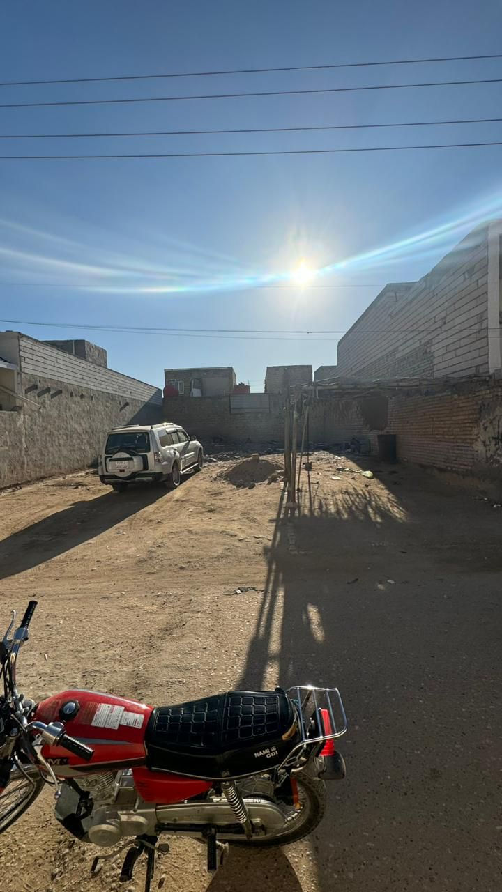 قطعة أرض 240 متر مربع الواجهه 12. والنزال 20 ... المكان مغربة شيشان الثانية طابوا...الشارع العريض سايدين ( *********** )
