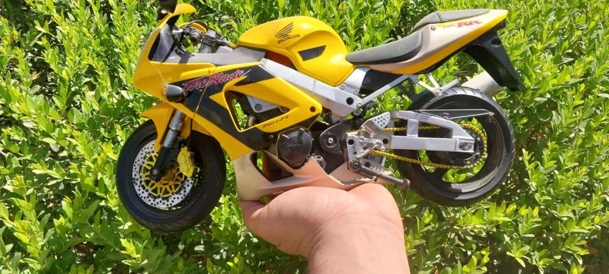 دراجة بطح حجم ضخم حديد طولها تقريب ٤٥ سم مع مجسم خوذة دراجه السعر خاص


**إذا كنت صاحب هذا الإعلان وتريد حذفه لأي سبب، رجاءا أرسل رسالة إلى الدعم الفني**