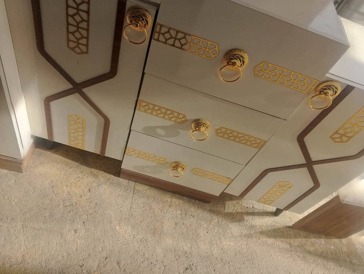 غرف نوم تركي عشر قطع غير مستخدمة منصوبة فقط ب 950 مع الشد والنقل للاستفسار خاص او  الاتصال ***********
