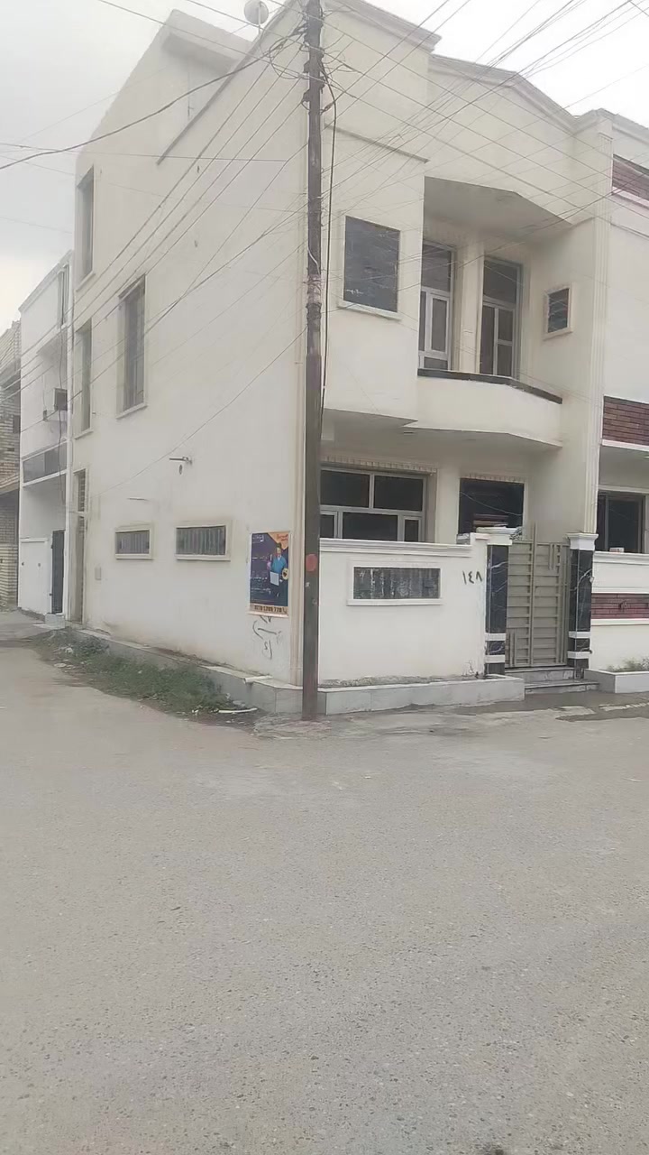 السلام عليكم يوجد لدينا دار للبيع  ركن  مساحه 50 متر واجهه 5ونزال 10 يحتوي على ستقبال +مطبخ +غرف نوم عدد 3+حمامات عدد 2 ألبيت بناء حديث جميع الخدمات موجوده ماء وتبليط وكهرباء نوع الملك طابو زراعي سند 25اقرار محكمه وتنازل شركة عرض الشارع 10 متر ألبيت مدخلين العنوان بغداد الدوره البوعيثه مجمع عدل الأول  الاستفسار اتصل على هاتف *********** /***********
