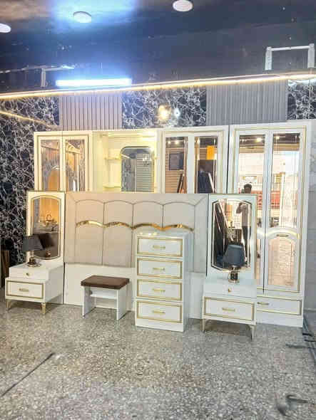 غرفة نوم مستعملة🇹🇷
موديله حديث 💥
 نضافة90 ٪💯
عدد القطع / 8 
نضام / أبواب 💢

شد ونقل داخل بغداد مجاني🚛
يوجود توصيل محافضات 🚛
***********
