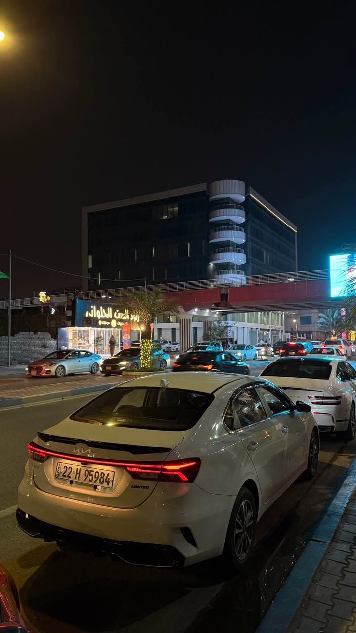 السلام عليكم للبيع او مراوس بجارجر او اوباما او سوناتا  K3موديل 24 تجميع صيني

السيارة فول مواصفات ما حاجة اذكرهن 

رقم اربيل الجديد السيارة حيل جديدة بعدهي بحالة الشركة ماشية 12 الف كيلو فقط 

محرك 1500 دبل نوزل 

السيارة كفاله عامة عدا كارت على كد 4 اصابع يم البگ لايت 

مكاني بصرة 

السعر ب 138 وبيهة مجال 

*********** الزبير, البصرة
