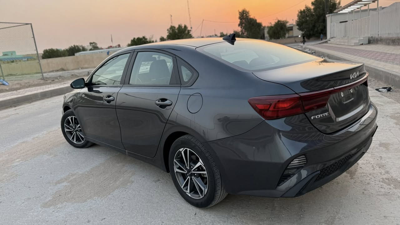 السلام عليكم  KIA فورتي 2023
ماشيه 27 مرقم ذي قار باسمي

  

 تبديل جاملغ وتصليح بالبنيد 

 بدون ارباك

السعر147 

للاستفسار ***********
