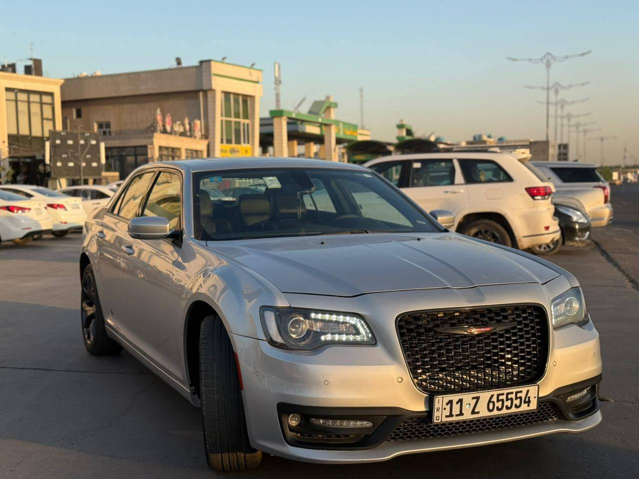 السلام عليكم
اوباما S للبيع موديل 2023 اصل كامل مواصفات 
سيارة استخدام شخصي جديدة ماشية 26000الف
بدون إرباك 
وصورة الحادث مرفقة
السعر 31,500 دولار
موبايل ***********
