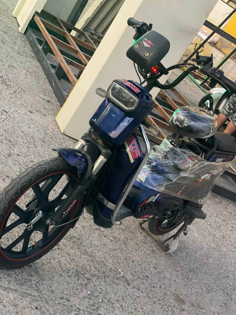 سلام عليكم اخوان عندي هاي بايسكل شحن مابي عيب فول فول مواصفات وسعره مناسب جدا 175 ومجال مستعجل للبيع للتواصل او خاص ***********
