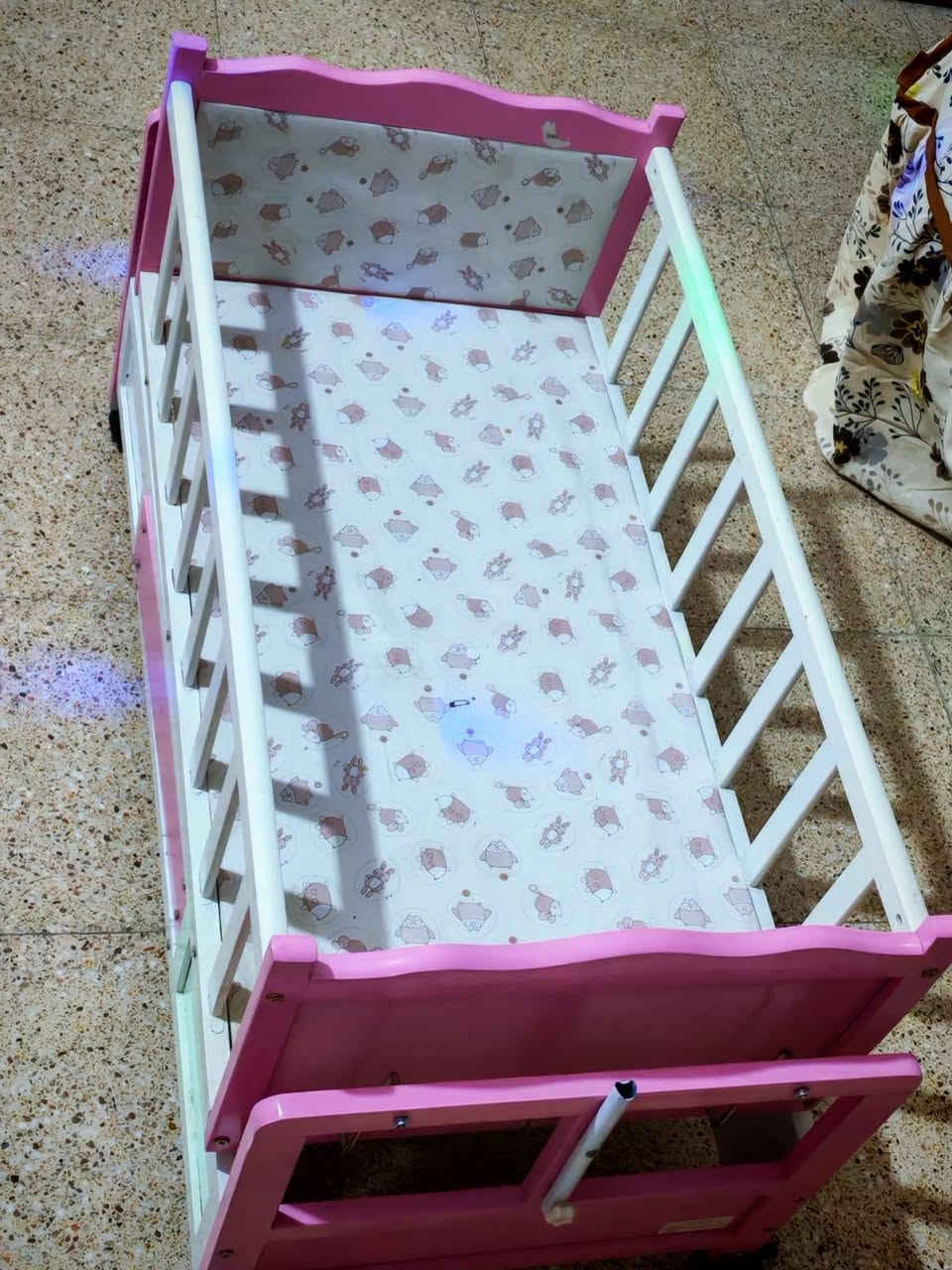 كاروك نظيف جدا السعر 50 ...اني مكلف بالنشر...للاستفسار الاتصال على الرقم ***********
