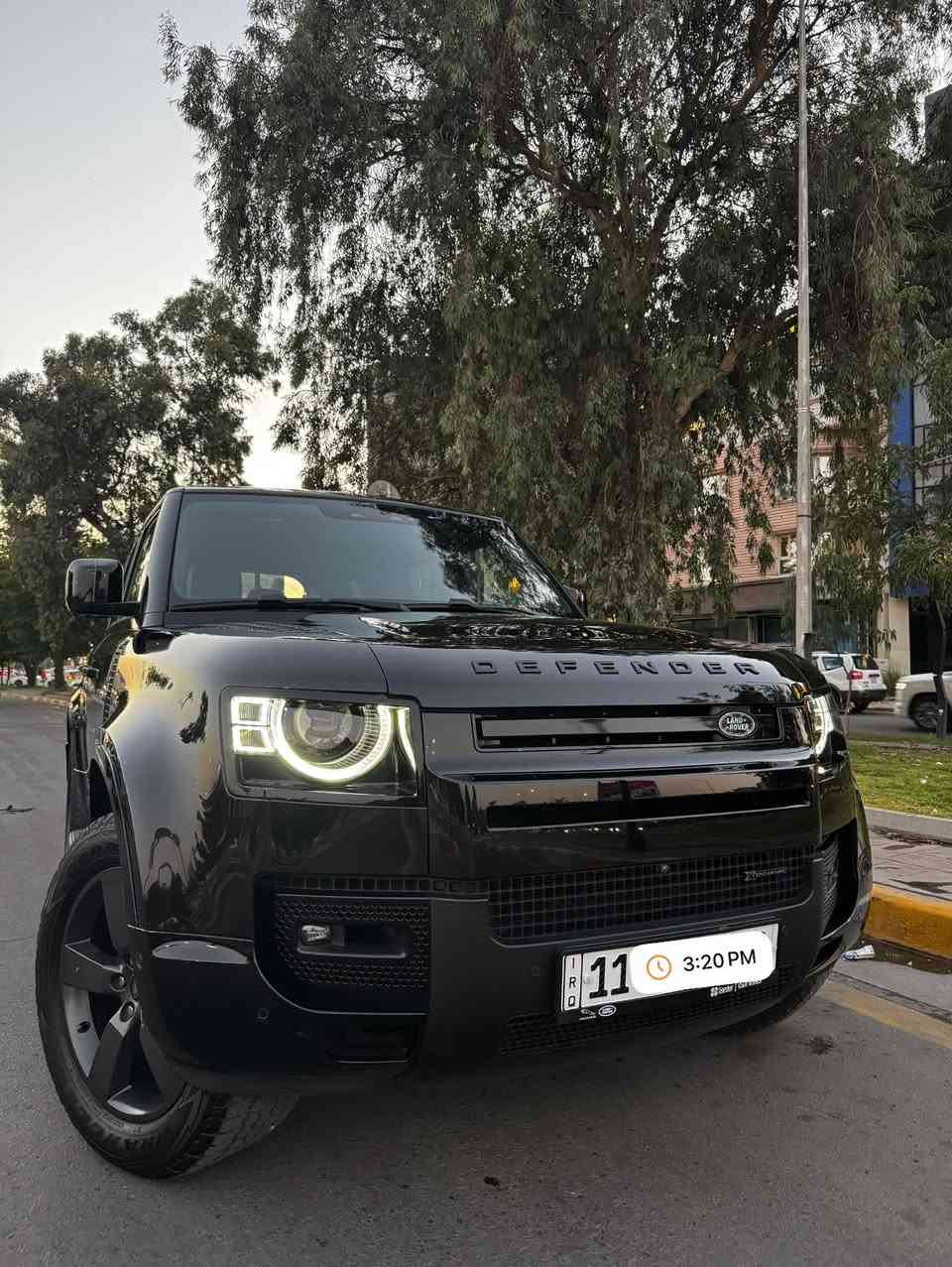 السلام عليكم
دفندر 2023 خليجي وكالة سردار 
محرك اربعه سلندر ماشيه ٤٦ الف كيلو بعدها داخل الضمان 
بيها كلير شويه بالدعاميه الاماميه الباقي نگشه مابيها السياره 
جديده جداً مناقصها كلشي 
58,000$ 
***********
