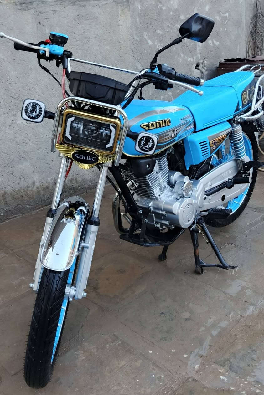 للبيع
دراجة 5 گير للبيع 
سنوية ورقم العنوان محافظة النجف 
استعمال نظيف كلش التشغيل سلڤ وبصمة وسويچ
للتواصل ***********
