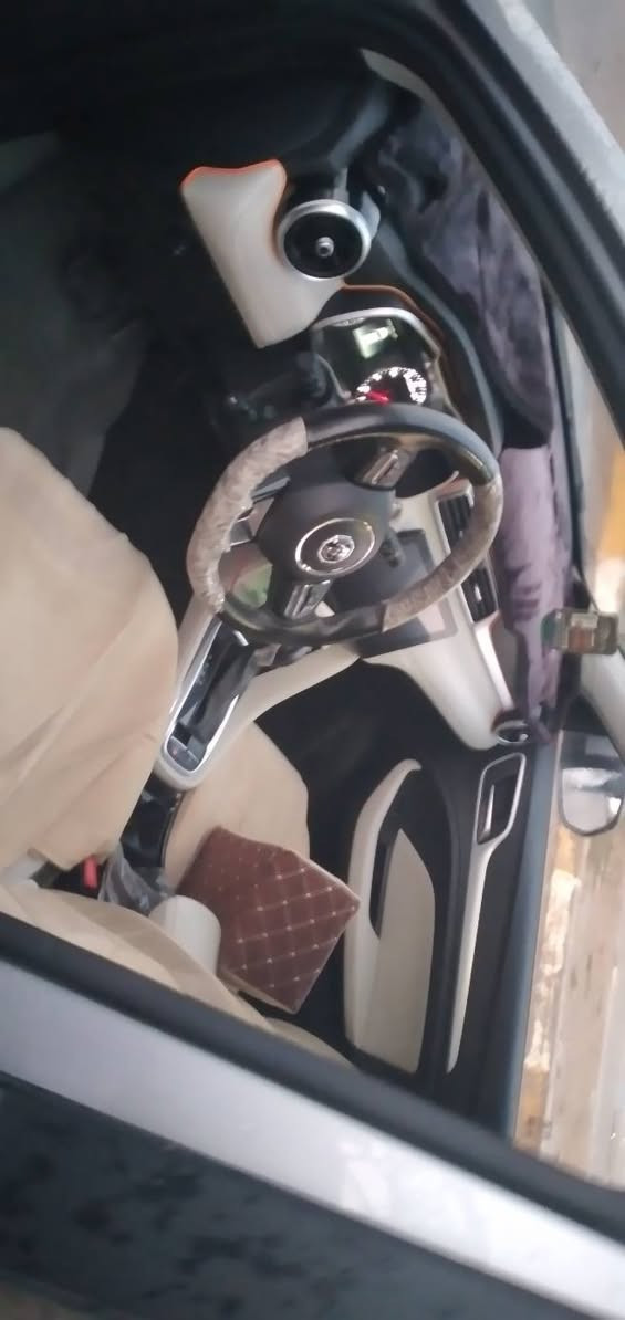 امجي عالي ٢٤ كامل مواصفات محرك توربو كامرات محيطيه كير اوتماتيك حساس اطارات تحكم استيرن هاندبريك كهربائي بنورامه علاا طول السقف//السعر150$رقم الهاتف***********
