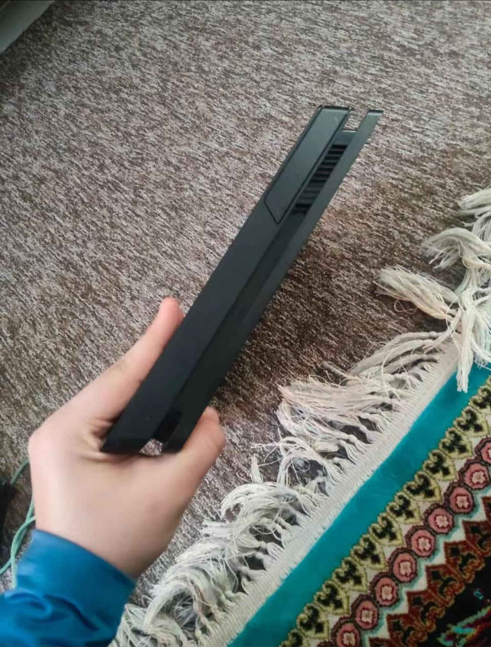 سلام عليكم عندي بلي فور للبيع كامل ملحقات لوك ستكير لجهاز مستخدم قليل جدا ويا العاب فيفا25  ويا حساب بي  جوستكات 2عنواني ذي قارالشراي يجي ***********خوان 225الف فدوه بدون إحراجات
