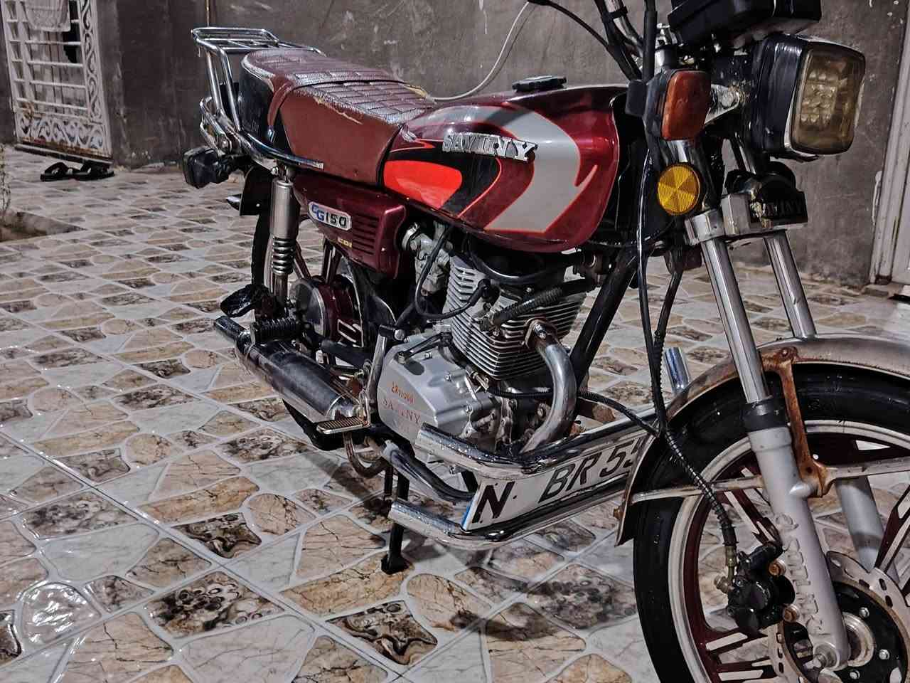 دراجه سيفان موديل 21 أوراق كامله
سعر 375وبيهاا مجال
رقم ***********
