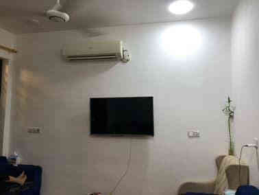 سلام عليكم دار للبيع نزال عباس الكهربائي المساحه ٦٥ متر يحتوي على ٣ غراف نوام صاله ومطبخ وصحيات للستفسار على الخاص ***********
