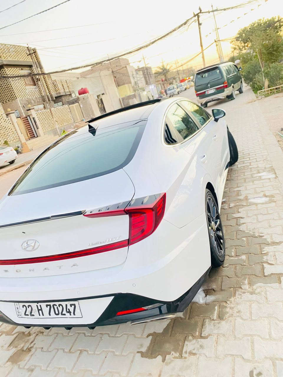 يا الله 
اخوان سوناتا 2020 وارد امريكي 
فول مواصفات لمتد 
بنوراما 
رادار 
مثبت سرعه 
تحديد مسار 
قياده ذاتيه فول مواصفات
تشغيل عن بعد وتحكم بل بصمه للامام والخلف 
نقطه عمياء 
فول. للأخير وبعد الموصفات المعروفه عن السوناتا 
السياره حادثها بامريكا صفحه السايق مبدل بيها بابين 
وصبغ الچاملغات الامامي ولخلفي 
للتواصل ***********
