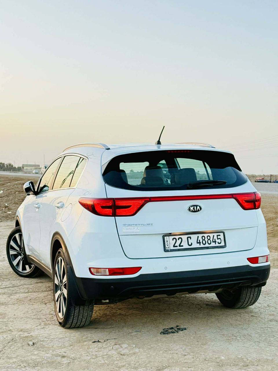السلام عليكم

  كيا اسبورتج خليجي 2018 
كفاله عامه 
رقم اربيل الدولي الجديد
 بيه سونار بالمنشور 
فول مواصفات 
بصمه تشغيل مع بصمه ابواب 
كشنات جلد
 شاشه كبيرة
 حساسات خلفيه وامامي 
المري شفط 
أشاير بالمري 
قطعتين تبريد تدفئه 
تحكمات ستيرن 
أنضمة قيادة 
ماشيه ١٣٩ كم 
السعر ١٨٥وبيه مجال 
مكاني الديوانيه قضاء عفك   رقمي ***********
