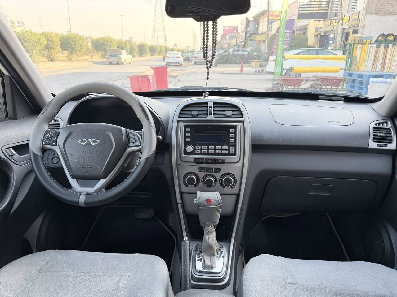 سيارة شيري تيكو موديل ٢٠١٤ محرك ٢٠٠٠ كير أوتوماتيك ميكانيكي المرغوب رقم دولي سليمانية مميز سيارة مكفولة من ناحية المحرك والكير والبدي بدون صبغ بدون ضربة بدون تبديل بدون خياس تكحيلات بسيطة جدا تبريد شغال تدفئة شغالة تخم تاير دوشمة ماشية (١٨٧ ألف كم حقيقي) تحويل أو وكالة مباشرة سيارة كاملة من جميع النواحي لاتحتاج أي مصرف السعر (٨٢$) وبيها مجال بسيط عنوان السيارة بغداد الغزالية رقم الموبايل (***********)
