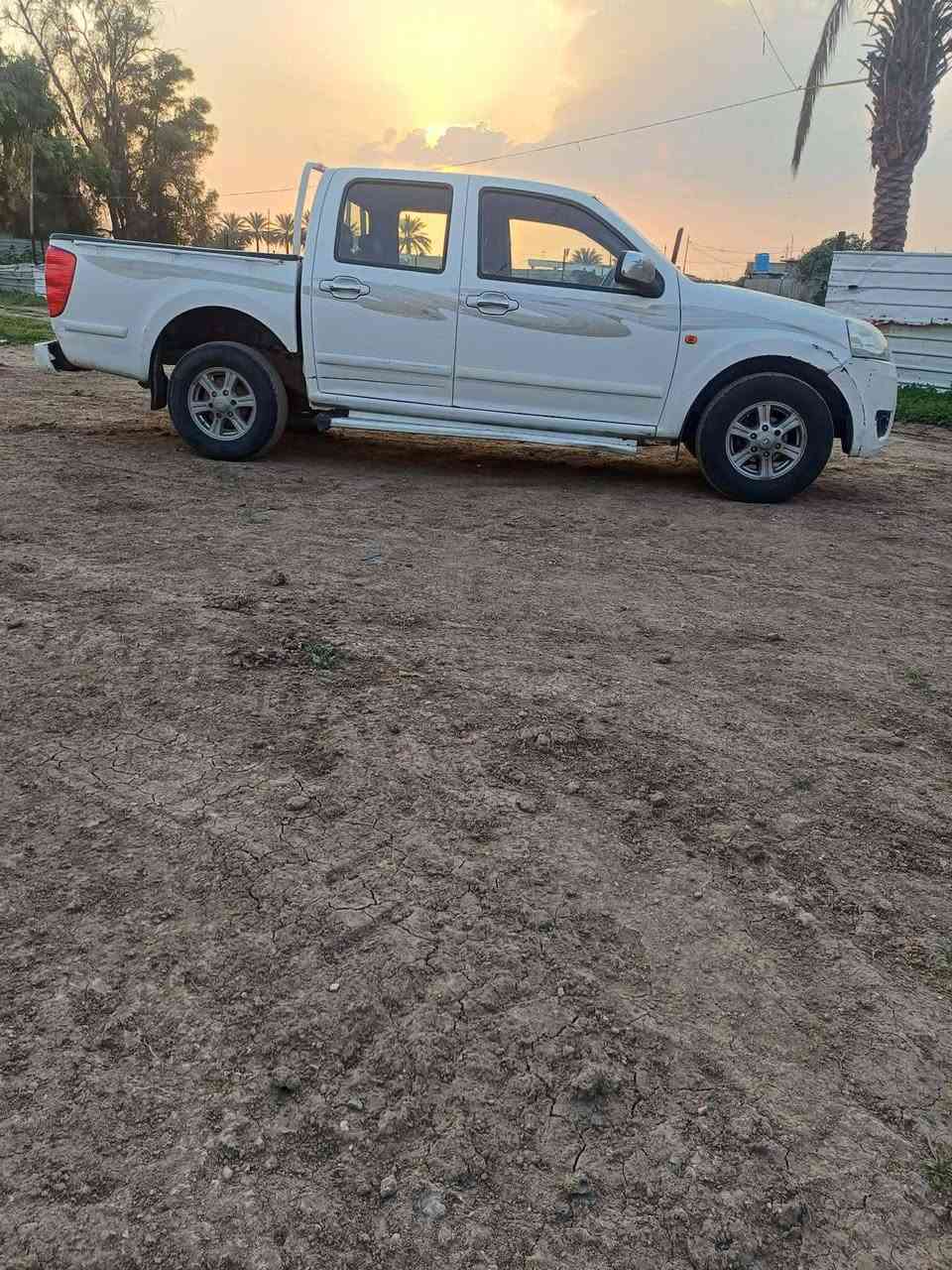 السلام عليكم للبيع كريت ويل موديل ٢٠١٤سياره كلش جديده
رقم بابل مشروع وطني 
مكينه وكير مكفولات ع وضع الشركه 
تبريد ثلج 
صدر خلفي وامامي جديد 
تخم تاير جديد
مكفوله من صبغ وبارد وتعديل بيها بخشم الجاملغ اليمنى طخه وممصلحه 
سعرها ٦٥وبيها مجال بسيط 
مكانها بغداد ناحيه الرشيد للأستفسار الاتصال ***********
