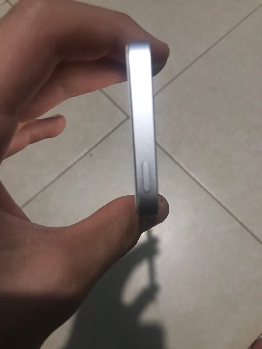 السلام عليكم 
ايفون se1 للبيع ذ 16 بطاريه 71 جهاز نضيف كل شي ينزل وشغال كل شي وما بي اي عطل السيمكارت شغال يعني الجهاز مو تخطي وجهاز حلو ونظيف وكل شي يشغل 
مكاني بغداد حي الخضراء قرب العامريه توصيل ما عندي للبيع او مراوس 
السعر 65 الف 
او مراوس


**إذا كنت صاحب هذا الإعلان وتريد حذفه لأي سبب، رجاءا أرسل رسالة إلى الدعم الفني**