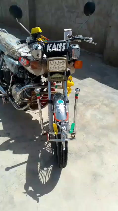 سلام عليكم ..مأطور للبيع اربعه كير نامه موديل عشرين ..*********** مكاني بغداد المعامل
