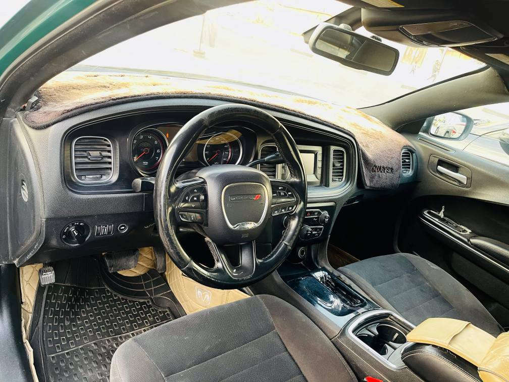 السلام عليكم جارجر بوليسي 2017هيمي 5700
سياره عوزها ترتيبات بسيطه بيها منضومة غاز سياره بسمي ثاني يوم تحويل 
بيها مكانات جراد صور الحادث مرفوقه ويا صور
*********** 140وبيها مجال بغداد, العراق
