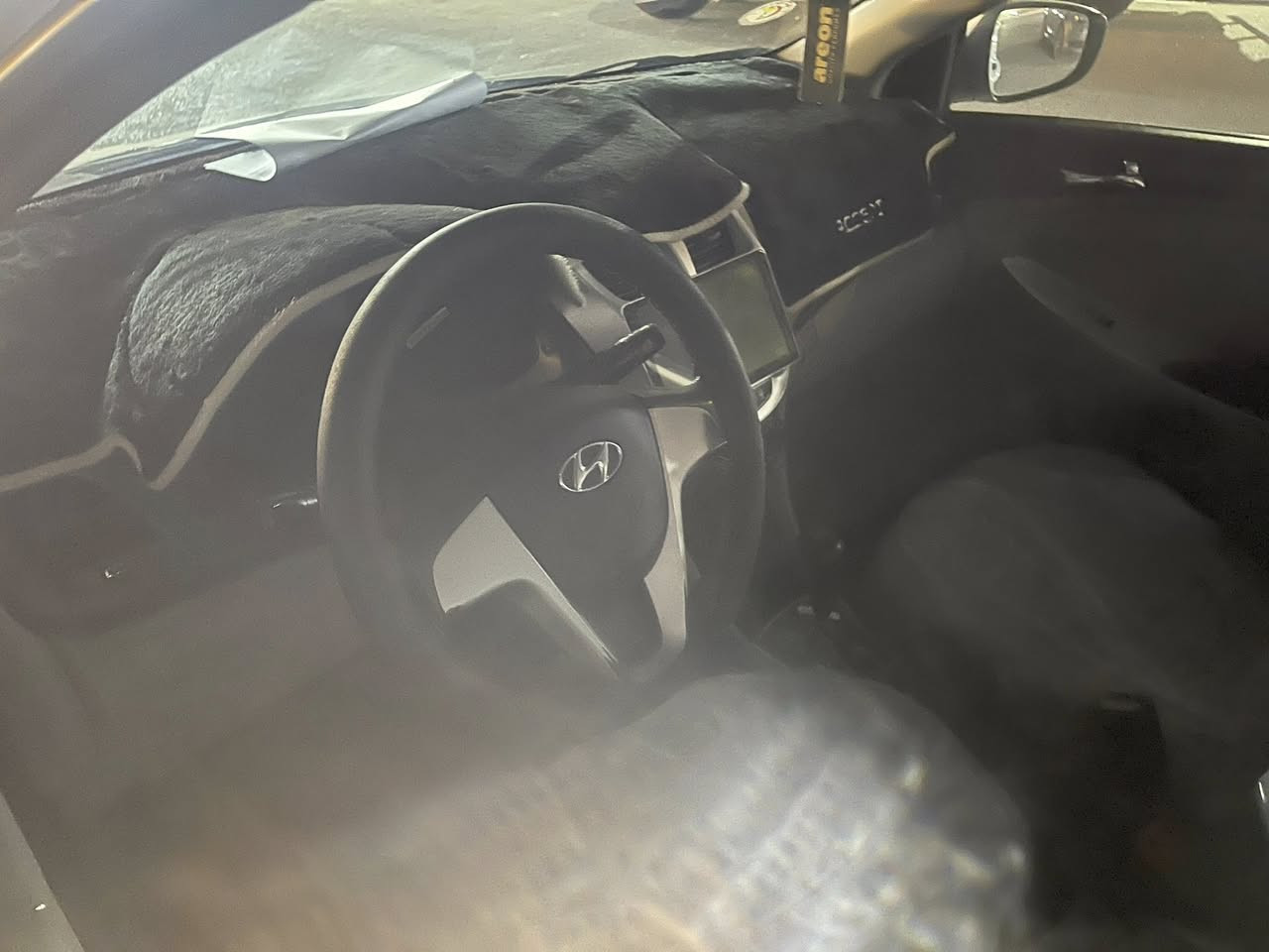 اكسنت خليجي مكينه 1600 سياره جديده وجاهزه بيهه جاملغ فقط صبغ موديل 2011 السعر 88 وبيهه مجال العنوان بغداد الزعفرانية ***********
