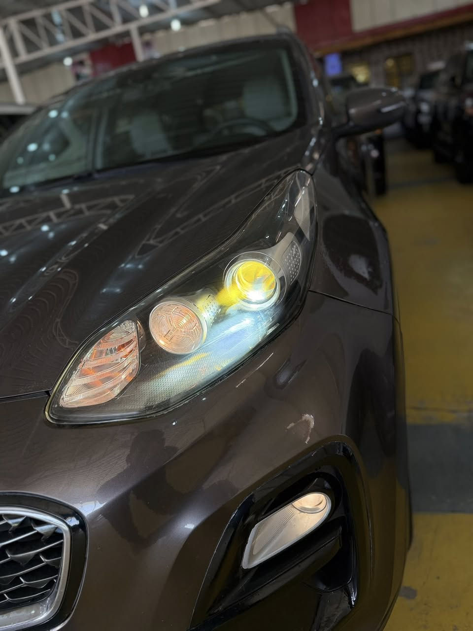 #معرض_بيت_شريجي_للسيارات🧿
سبورتج  (2019) خليجي كويتي اصلي  
 رقم واسط مشروع وطني باسمي  لسيارة جاهزة من كلشي
والسياره مصروف عليها هواي وجاهزة ع اخر حباية
نظام ترحيب بالسياره عن قرب..
مكفوله عدا تكحيلات فقط
محرك 2000
تبريد قطعتين...
ثلاث انظمه قياده
نظام تشخيص العطل عن طريق الشاشه...
لدات بل مري ترحيب
مري ترحيب
لدات أماميه لايت زنون  عالي ناصي منظومة
بك لايت لد 
اشاير بالمري... 
٥ ويل كب...
شاشة كامرة دوارة
حساس خلفي 
العنوان  الكوت معرض بيت شريجي حي لحكيم مجاور محطة الواسطي 
للاستفسار 
*********** حسنين
