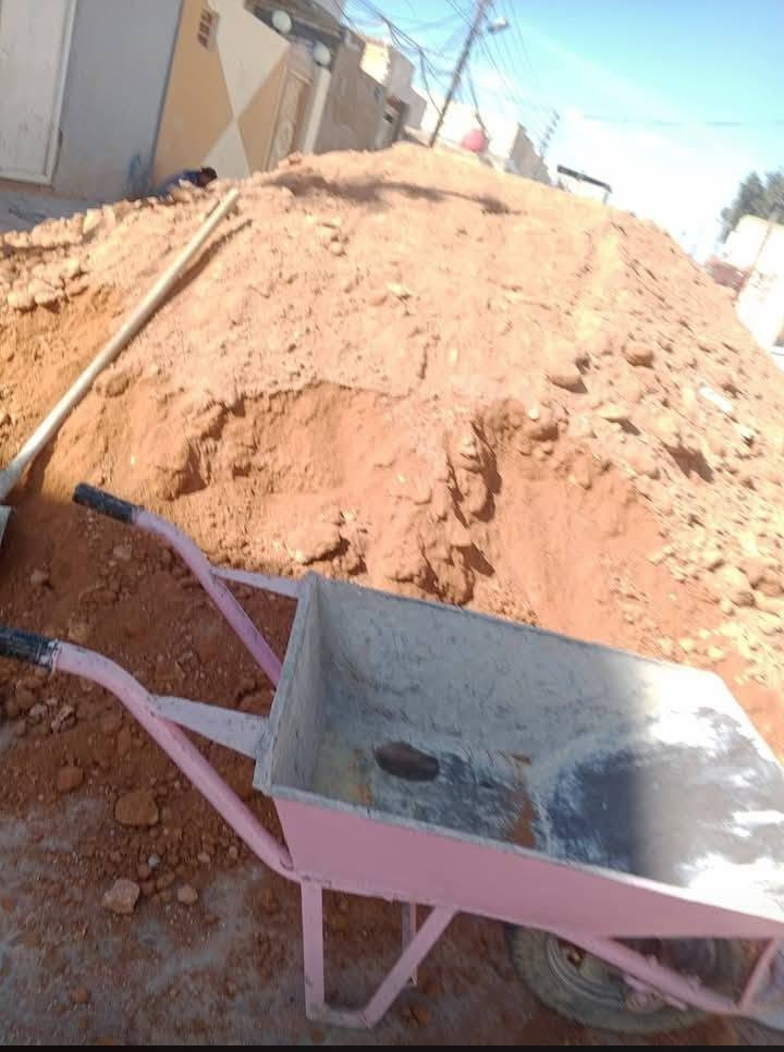 السلام عليكم اخوان صب ارضيات بيتونه وبناء دنك رباط فرش سبيس وحدل شغل درجه اولى ونظيف وبناء باسعار مناسبه جدا الاتصال على الرقم ***********
