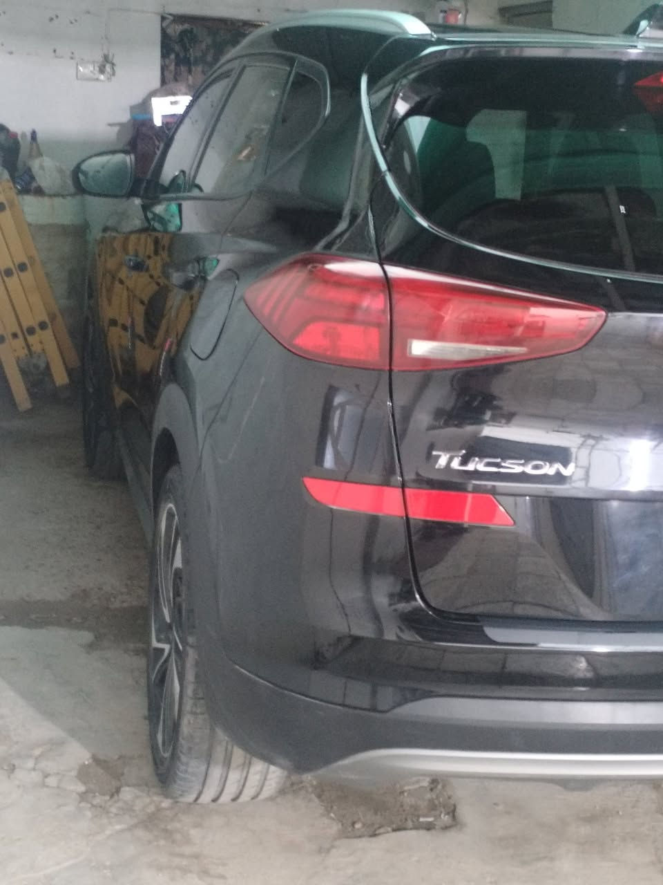 السلام عليكم 
للبيع توسان خليجي شركه الكاصد 2021 رقم  بغداد بسمي مكفوله من كلشي كير محرك شرط مامفتوح حداديه صدر تخم تاير جديد.
مواصفات 
بصمه تشغيل بصمه أبواب 
حساس امامي 
كشنات  مخمال 
ماشيه 56 ميل
مكان بابل المسيب الاستفسار عن السعر ***********  السعر 195
