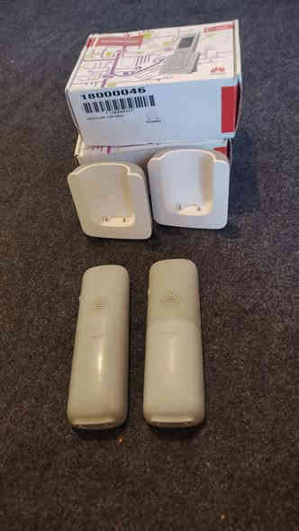 تلفون كلاسيك هواوي كامل ملحقاته الجهاز بطاريته مال نوكيا صرصر ويجي وياه قاعده تريده للمكتب يصير تريده محمول طلعه من القاعده شاحنته كلكسي يشغل جميع الخطوط صوته جدا عالي هذني قطعتين اخوات سعرهن 80 الف *********** راسلني واتساب او تتصل عليه يوجد توصيل جميع المحافظات
