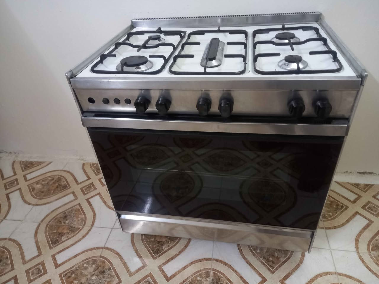 طباخ عشتار للبيع شرط الشغل السعر ١٠٠ ألف العنوان موصل حي الصدام بعد السيطرة عالشارع العام طريق بعشيقه *********** *********** يوجد توصيل داخل الموصل أجره عالمشتري موصل, نينوى
