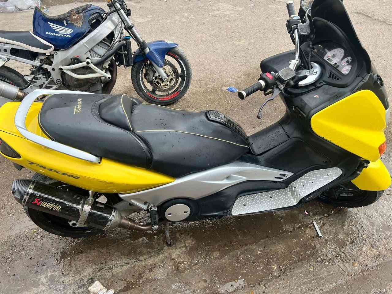 . سلام عليكم دراجه تي ماكس ٢٠٠٧ كابريتر مكينه مكفولة صالصنه رياضي ستيرن رياضي  حلوة وجاهزة السعر ١٥ وبيها مجال وترهم امروس حسب القناعه مكاني بغداد البلديات. بيع سريع بس شراي يخابر***********
