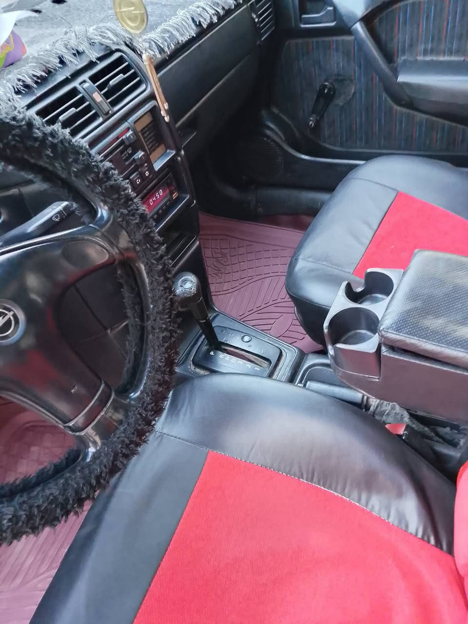 فكترا موديل 92محدثة 95سيارة جاهزة من كلشي تخم تأتير جديد صدر خلفي واماممي مصبوغة صبغ  جمالية محرك جديد 2000كير اوتوماتيك كهربائيات جديدة كلهة داخلة كله جديد رقم بغداد مشروع وطني سنوية لواحد واتلاثين ياالله تنتهي تحويل ثاني يوم العسر 44وبيه مجال العنوان صلاح الدين سامراء رقم هاتف ***********
