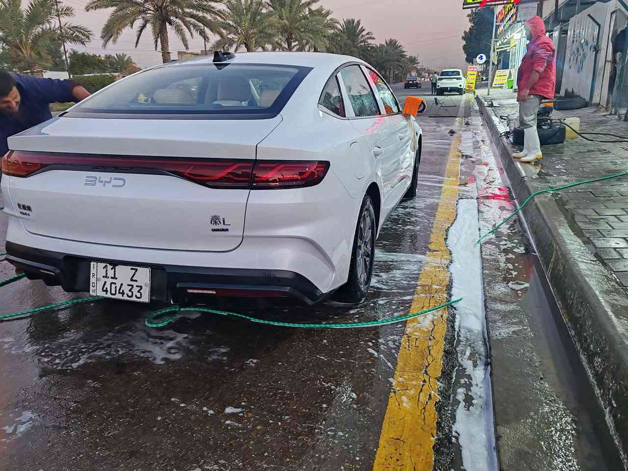 سلام عليكم بي واي دي كن ال
المواصفات 13 كامره كشنات جلد اوتو بارك واوتو هولد حساسات امامي خلفي ٤ جام اوتو كير ماوس تحكم ستيرن جهتين البطاريه الجبيره ٩٠ كيلو بالشحنه ٢١٠٠ كيلو بالتفويله نقطه عمياء ٤ وضعيات قياده تشغيل عن بعد رقم بغداد باسمي مكاني بغداد حي اور 
السياره ماشيه ٣ الف مدوشمه كاعيه وكشنات السعر 22700 ثنين وعشرين مليون وسبعميه وبيها مجال بسيط
رقم الهاتف ***********
اخوان مكلف بالنشر رقم صاحبها هذا وعنده واتساب
