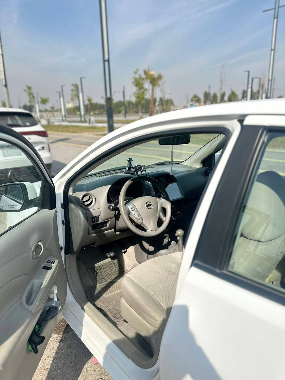نيسان صني هندي 𝟐𝟎𝟐𝟐
رقم اربيل شمالي السعر 118
سياره مكفوله ماعده طخات جداً بسيطه 
عنوان البصره السياره باسم شركه احمد جوهر
سياره مال بيت والوكاله باسمي
للاستفسار على ***********
