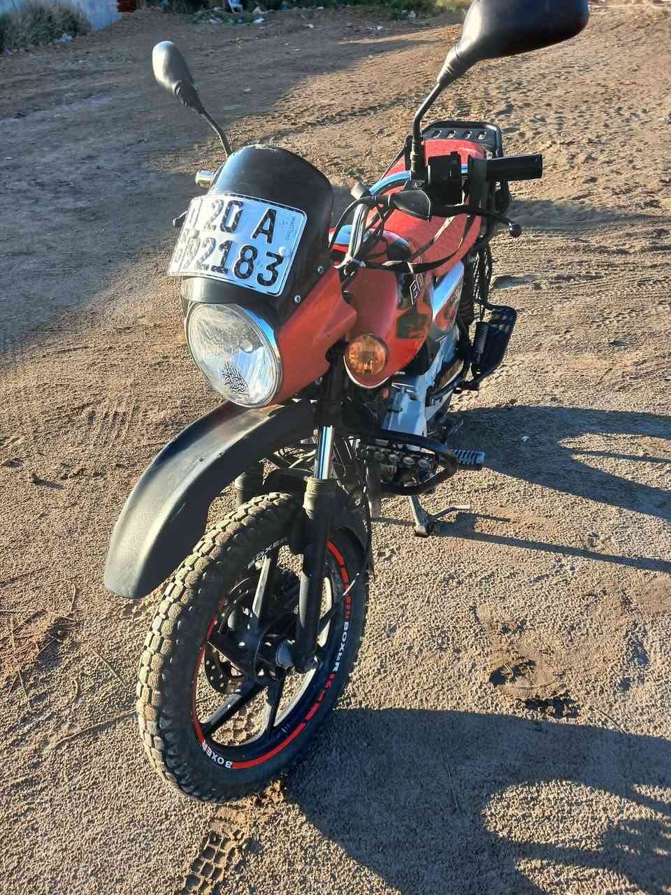 سلام عليكم مرخصت الدمن بوكسر جبلي موديل 2021 جاهزة للعمل رقم ديالى انكليزي تحويل ثاني يوم بسمي مشروع وطني  مدل بيهة بس ولافات شركة مكينه كلش حلوه لا تبخير لا تنغيص بس ريات واحد فيلسه مكان الدراجه بغداد غرب جزيرة بغداد السياحية السعر 1700 ارقم للنصال ***********
