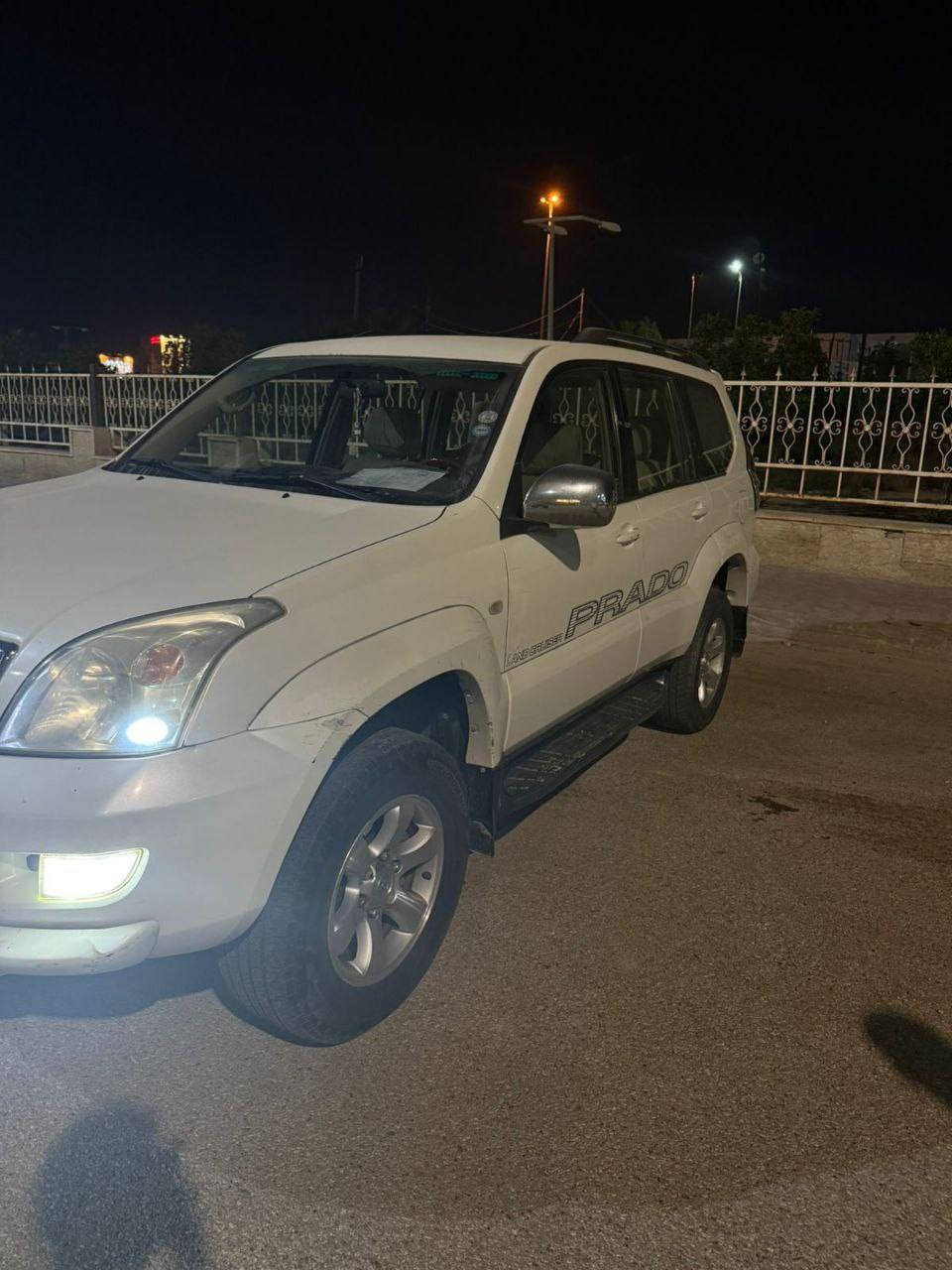 برادو خليجي 2008 Gx 
4 سلندر مكينة 2700 مواصفاتها معروفة 
مكينة كير تبريد حدادية تخم تايرات باتري جديد كلها مكفولة السعر 135 
***********
